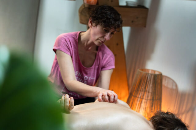 Massage Décontracturant Dos Les Mains de Sophie